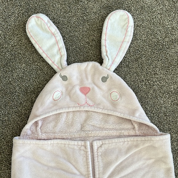Great condition! Pottery Barn Kids Hooded Baby Towel - Picture 2 of 3